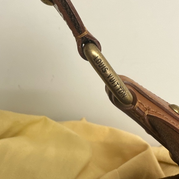 Sale! Like New/Pristine condition Louis Vuitton Onatah Brown Suede bag - Picture 3 of 8